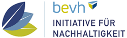 Das Logo der bevh-Iniatitve für nachhaltigkeit zeigt drei stilisierte Laubblätter in den Farben des bevh-Logos dunkelblau, hellblau, lindgrün